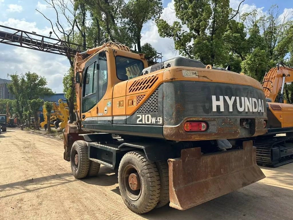 Hyundai R210W-9 - Колісний екскаватор: фото 5 Hyundai R210W-9 - Колісний екскаватор: фото 5