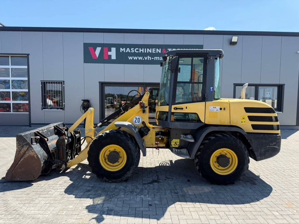 Yanmar V 80 - Колісний навантажувач: фото 2 Yanmar V 80 - Колісний навантажувач: фото 2