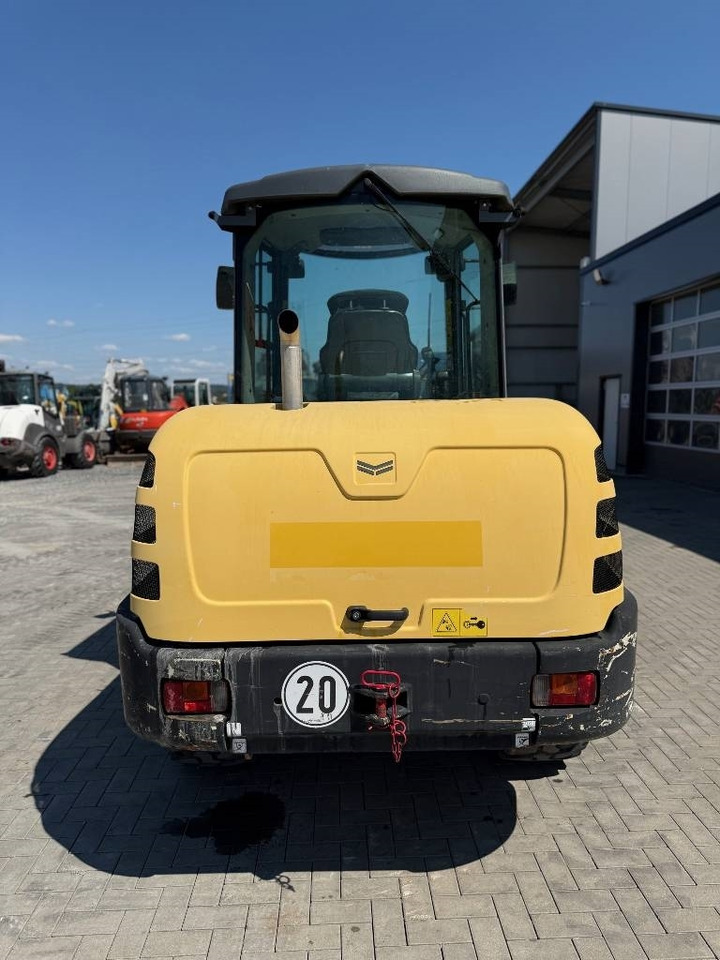 Yanmar V 80 - Колісний навантажувач: фото 4 Yanmar V 80 - Колісний навантажувач: фото 4