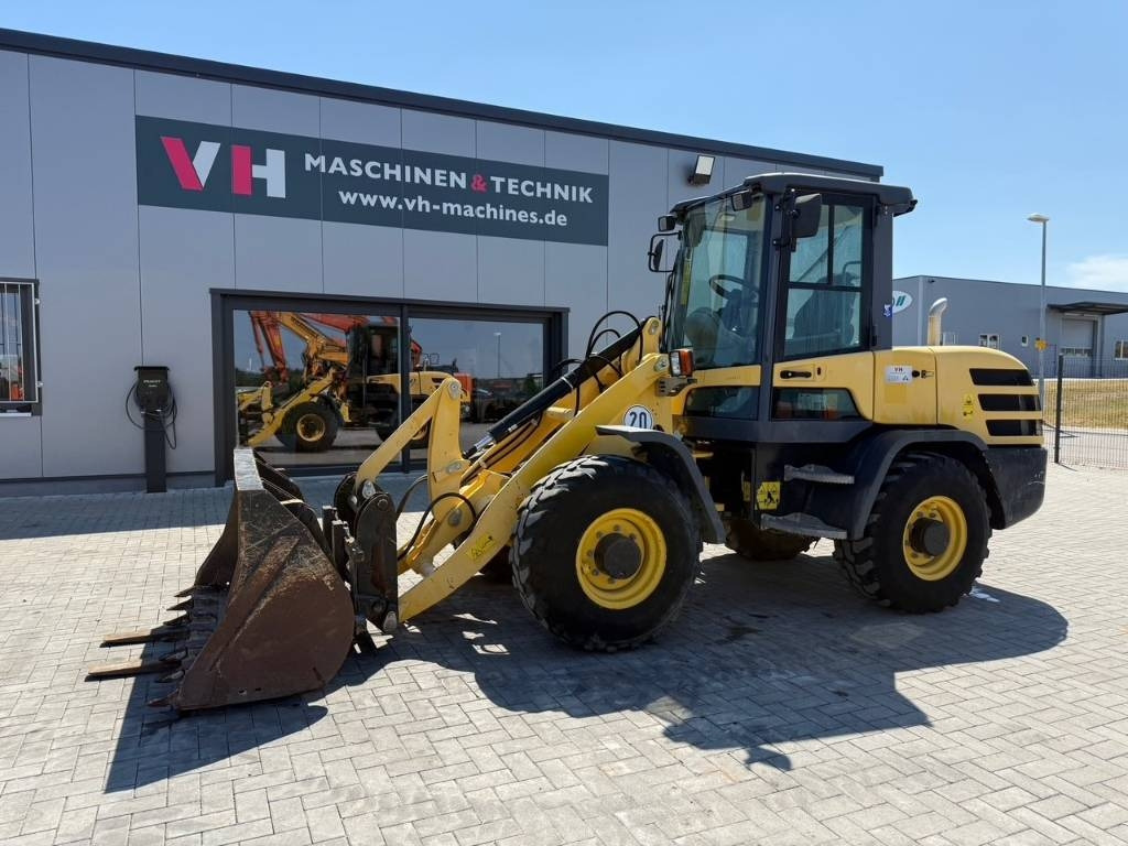 Yanmar V 80 - Колісний навантажувач: фото 1 Yanmar V 80 - Колісний навантажувач: фото 1