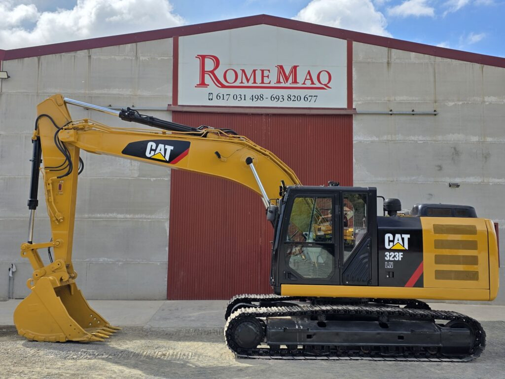 CAT 323FL - Гусеничний екскаватор: фото 1 CAT 323FL - Гусеничний екскаватор: фото 1