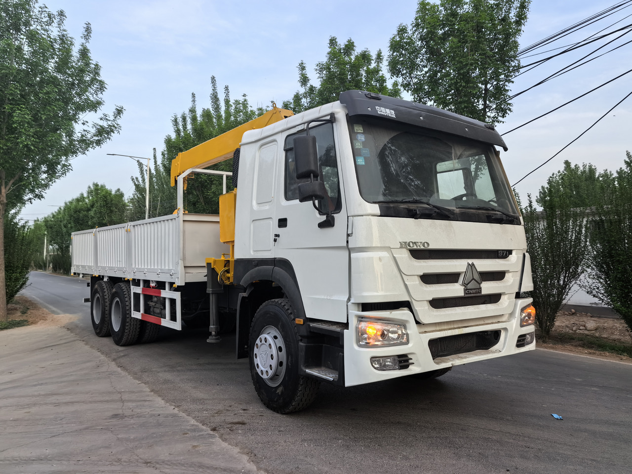 HOWO 371HP CRANE TRUCK - Вантажівка з маніпулятором: фото 2 HOWO 371HP CRANE TRUCK - Вантажівка з маніпулятором: фото 2