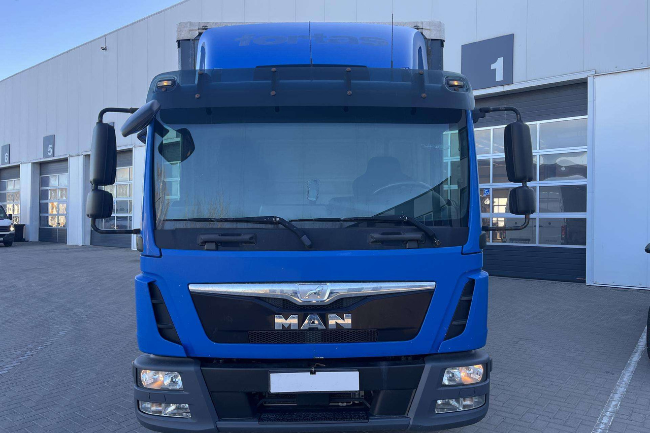 MAN TGL 12.220 4X2 BL su liftu (8493) - Тентована вантажівка: фото 2 MAN TGL 12.220 4X2 BL su liftu (8493) - Тентована вантажівка: фото 2