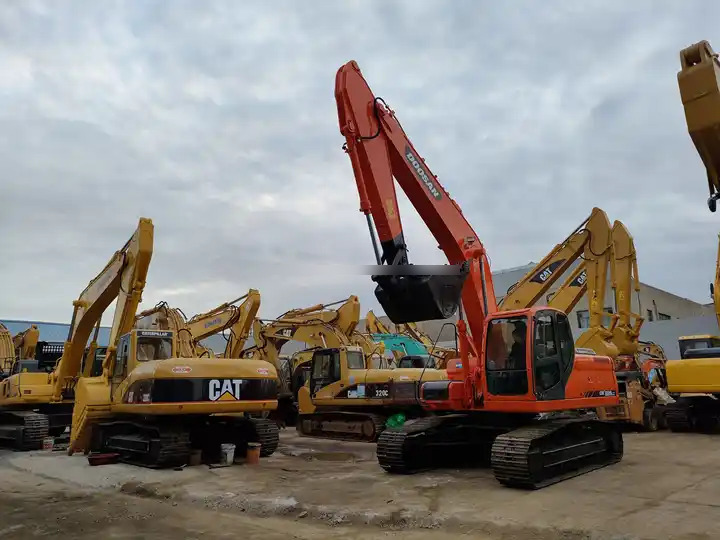 2023 Year Doosan Excavator Dx225 22t Dx225lc Crawler Excavator In Fresh Stock In Shanghai - Гусеничний екскаватор: фото 5 2023 Year Doosan Excavator Dx225 22t Dx225lc Crawler Excavator In Fresh Stock In Shanghai - Гусеничний екскаватор: фото 5