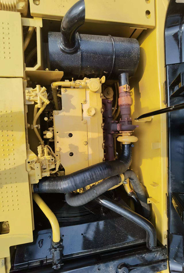 20Tons excavator Used CAT Excavator 320D On sale - Гусеничний екскаватор: фото 3 20Tons excavator Used CAT Excavator 320D On sale - Гусеничний екскаватор: фото 3