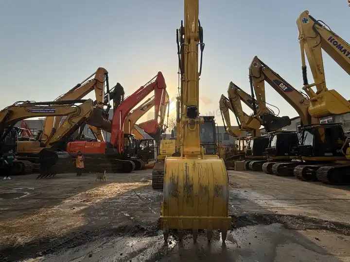 90% New Used Komatus excavator Pc220-8mo PC200-8 in good condition for sale - Гусеничний екскаватор: фото 4 90% New Used Komatus excavator Pc220-8mo PC200-8 in good condition for sale - Гусеничний екскаватор: фото 4