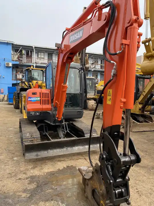 Best Price For 6t Mini Excavator,Small Excavating Machine Korea Doosan Used Excavators Doosan Dx60 For Sale In Shanghai - Гусеничний екскаватор: фото 5 Best Price For 6t Mini Excavator,Small Excavating Machine Korea Doosan Used Excavators Doosan Dx60 For Sale In Shanghai - Гусеничний екскаватор: фото 5