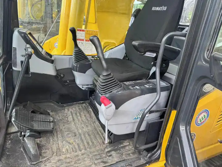 Cheap Used Japan Komatsu PC200-7 PC300 PC350-7 Excavator Used Komatsu 20 Ton Excavator Price PC200 - Екскаватор: фото 4 Cheap Used Japan Komatsu PC200-7 PC300 PC350-7 Excavator Used Komatsu 20 Ton Excavator Price PC200 - Екскаватор: фото 4