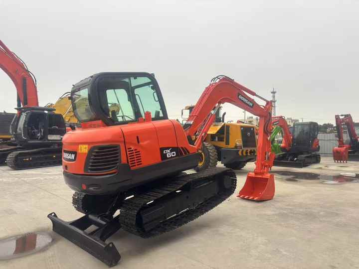 Doosan DX60 DX60-9c DH60-7 DX60W DX80 DX75 DX55 DH35 DH55 Used Mini Excavator Mas Maquinaria Municipal Y Ambiental - Екскаватор: фото 2 Doosan DX60 DX60-9c DH60-7 DX60W DX80 DX75 DX55 DH35 DH55 Used Mini Excavator Mas Maquinaria Municipal Y Ambiental - Екскаватор: фото 2