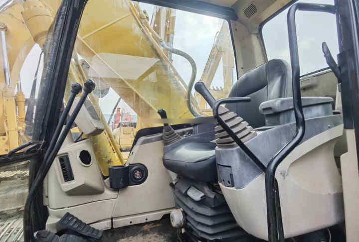 Excellent Condition Used Japan Original Caterpillar Cat 320CL for Sale - Гусеничний екскаватор: фото 4 Excellent Condition Used Japan Original Caterpillar Cat 320CL for Sale - Гусеничний екскаватор: фото 4
