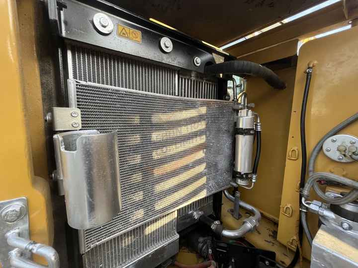 Good Price CAT 305.5E 307 308C 308D 308E 312D 315D 320C 320D Second Hand 7 Tons Used Mini Crawler Excavator For Sale - Міні-екскаватор: фото 4 Good Price CAT 305.5E 307 308C 308D 308E 312D 315D 320C 320D Second Hand 7 Tons Used Mini Crawler Excavator For Sale - Міні-екскаватор: фото 4