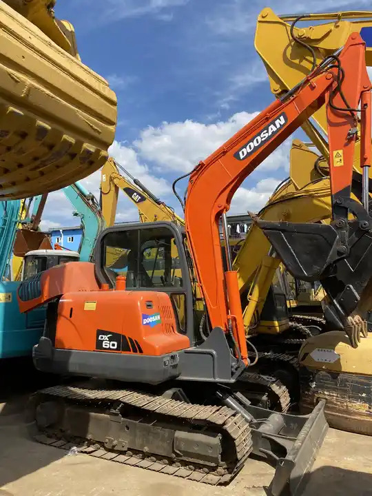 High Quality Hot Sale Used 6t Mini Excavator Original Korea Doosan Used Excavators Doosan Dx60 With Good Performance - Гусеничний екскаватор: фото 5 High Quality Hot Sale Used 6t Mini Excavator Original Korea Doosan Used Excavators Doosan Dx60 With Good Performance - Гусеничний екскаватор: фото 5