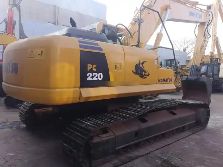 High quality Japan original Used excavator Komatsu PC 200 Used Komatsu PC200 Excavator PC 220-8 220- 8 good condition on sale - Гусеничний екскаватор: фото 4 High quality Japan original Used excavator Komatsu PC 200 Used Komatsu PC200 Excavator PC 220-8 220- 8 good condition on sale - Гусеничний екскаватор: фото 4