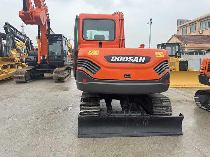 Hot Sale Used Doosan DX75-9C Excavator Doosan 7.5 Ton Crawler Digger Original Equipment - Гусеничний екскаватор: фото 3 Hot Sale Used Doosan DX75-9C Excavator Doosan 7.5 Ton Crawler Digger Original Equipment - Гусеничний екскаватор: фото 3
