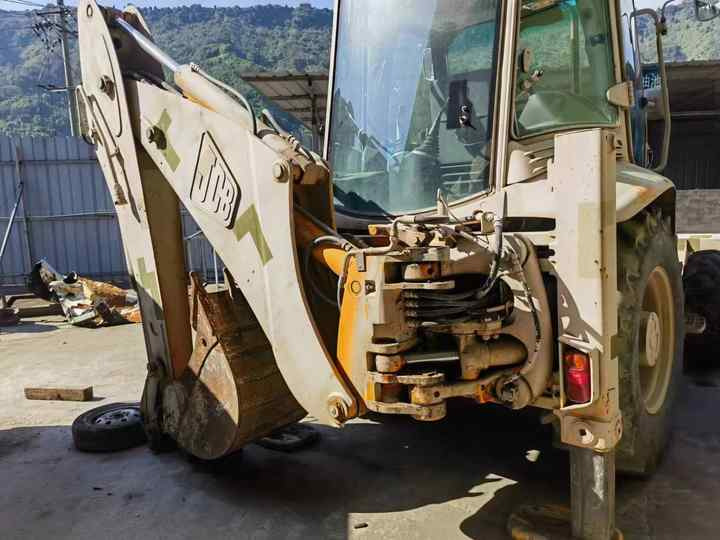 Hot sale Backhoe loader JCB 3CX 4*4 tlb loader UKmade, used cheap JCB 3CX retro loader and digger - Екскаватор-навантажувач: фото 3 Hot sale Backhoe loader JCB 3CX 4*4 tlb loader UKmade, used cheap JCB 3CX retro loader and digger - Екскаватор-навантажувач: фото 3