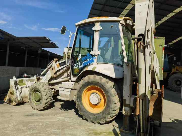 Hot sale Backhoe loader JCB 3CX 4*4 tlb loader UKmade, used cheap JCB 3CX retro loader and digger in good condition - Екскаватор-навантажувач: фото 5 Hot sale Backhoe loader JCB 3CX 4*4 tlb loader UKmade, used cheap JCB 3CX retro loader and digger in good condition - Екскаватор-навантажувач: фото 5