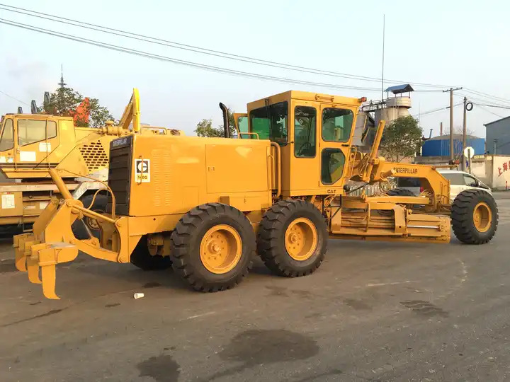Hot sale Good quality CAT 140g Used motor grader original ca motor grader 140g in good condition cheap price - Грейдер: фото 3 Hot sale Good quality CAT 140g Used motor grader original ca motor grader 140g in good condition cheap price - Грейдер: фото 3
