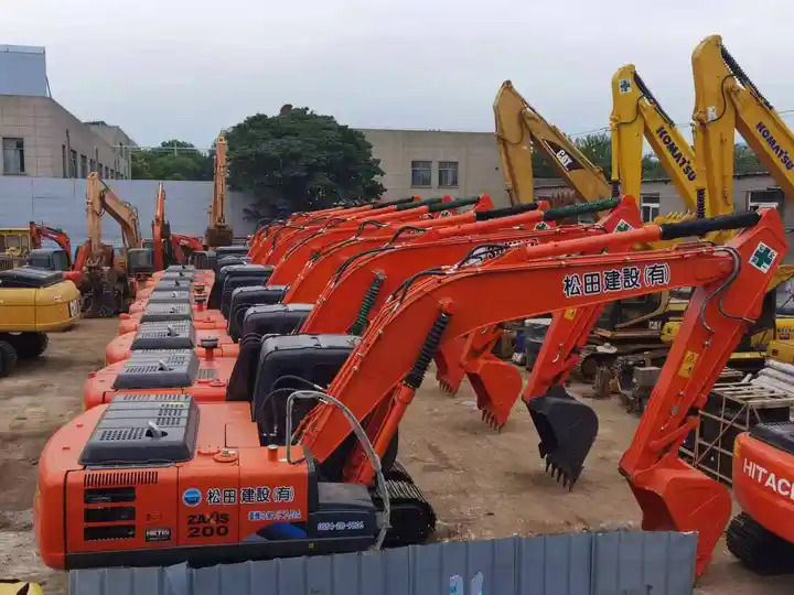 Japan Made Used Excavator Hitachi Ex200-1,Ex200 With Good Condition And Best Price Excavator Machine in Shanghai - Гусеничний екскаватор: фото 3 Japan Made Used Excavator Hitachi Ex200-1,Ex200 With Good Condition And Best Price Excavator Machine in Shanghai - Гусеничний екскаватор: фото 3