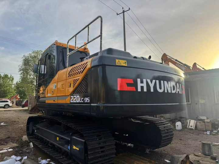 Korea Original Used Hyundai 220LC-9S Excavator Used Robex Hyundai 220 Excavator 220LC-9S Used Excavators for Sale - Екскаватор: фото 3 Korea Original Used Hyundai 220LC-9S Excavator Used Robex Hyundai 220 Excavator 220LC-9S Used Excavators for Sale - Екскаватор: фото 3