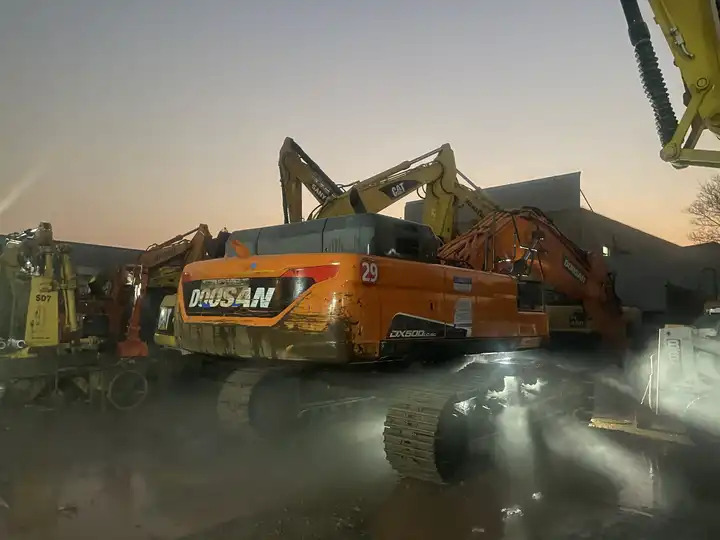 Original Doosan Dx420 Used Excavator/few Working Hours Used 420 Doosan Excavator Dx420 In Stock - Гусеничний екскаватор: фото 4 Original Doosan Dx420 Used Excavator/few Working Hours Used 420 Doosan Excavator Dx420 In Stock - Гусеничний екскаватор: фото 4