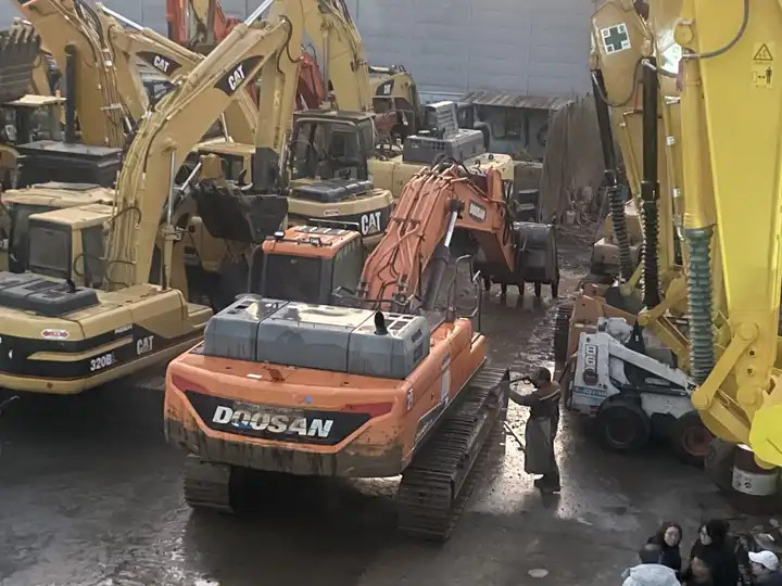 Original Doosan Dx420 Used Excavator/few Working Hours Used 420 Doosan Excavator Dx420 In Stock - Гусеничний екскаватор: фото 5 Original Doosan Dx420 Used Excavator/few Working Hours Used 420 Doosan Excavator Dx420 In Stock - Гусеничний екскаватор: фото 5