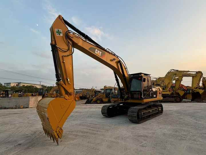 Original Japan Cat Excavadora Caterpillar 330D2L Excavator Digger Cat 330d Heavy Machinery for Construction - Екскаватор: фото 4 Original Japan Cat Excavadora Caterpillar 330D2L Excavator Digger Cat 330d Heavy Machinery for Construction - Екскаватор: фото 4