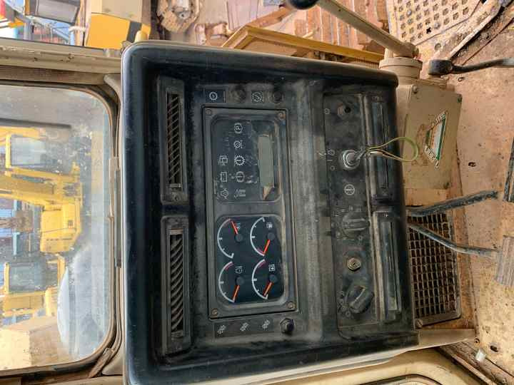 Original Japan Imported Caterpillar D6G Bulldozer Japan Original Cat D6G D7G D7R D9n D8r Used Bulldozers - Бульдозер: фото 5 Original Japan Imported Caterpillar D6G Bulldozer Japan Original Cat D6G D7G D7R D9n D8r Used Bulldozers - Бульдозер: фото 5