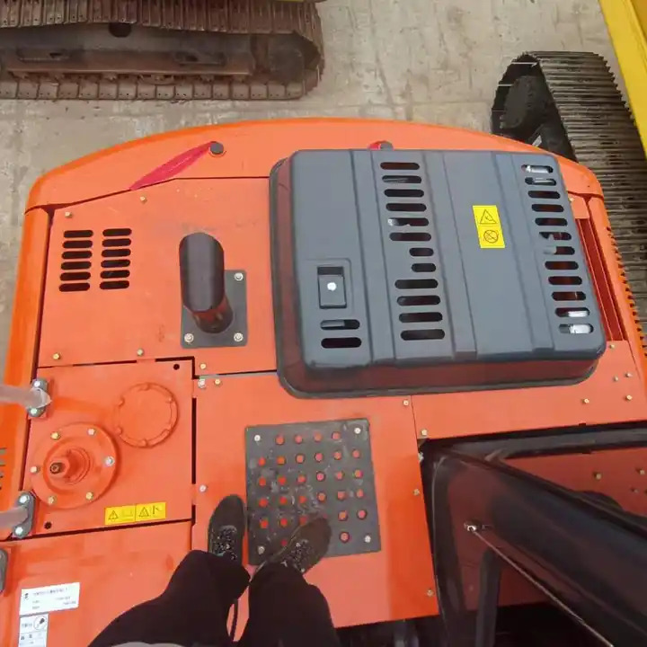 Original Landscaping Excavator Hitachi Zx120 Mini Crawler Excavator With Thumb And Ditch Bucket - Гусеничний екскаватор: фото 4 Original Landscaping Excavator Hitachi Zx120 Mini Crawler Excavator With Thumb And Ditch Bucket - Гусеничний екскаватор: фото 4