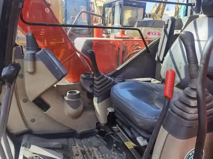 Original Used Excavator Made In Japan Tata Hitachi Zx60 Heavy Equipment 6 Tons 90% New - Гусеничний екскаватор: фото 5 Original Used Excavator Made In Japan Tata Hitachi Zx60 Heavy Equipment 6 Tons 90% New - Гусеничний екскаватор: фото 5