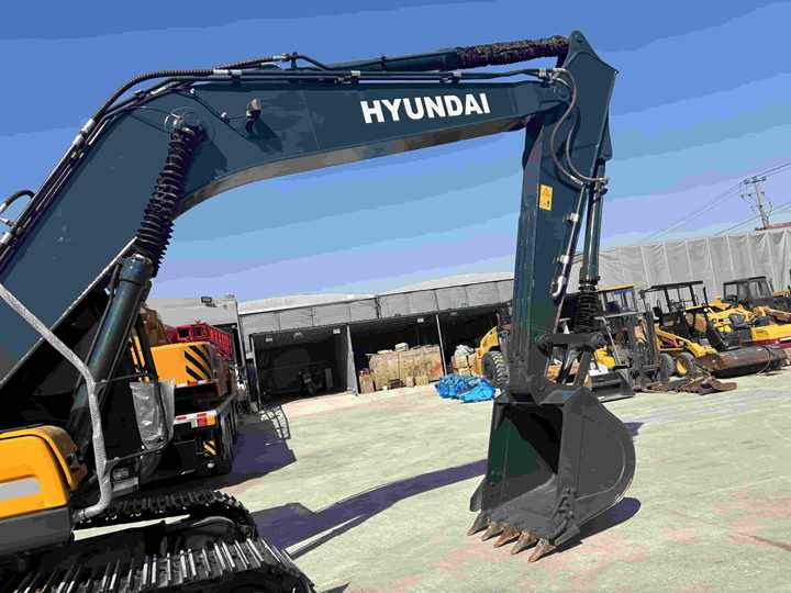 Original Used Korea  22ton Hyundai 220lc-9s 225lc-9t Excavator for Sale in Good Condition and Low Working Time - Екскаватор: фото 2 Original Used Korea  22ton Hyundai 220lc-9s 225lc-9t Excavator for Sale in Good Condition and Low Working Time - Екскаватор: фото 2