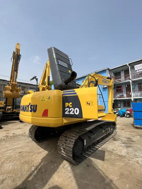 PC220-8 USED EXCAVATOR Good Condition Komatsu PC 200 Original Japan Cheap Used Excavators Used Original Japan Komatsu pc200-8 - Гусеничний екскаватор: фото 3 PC220-8 USED EXCAVATOR Good Condition Komatsu PC 200 Original Japan Cheap Used Excavators Used Original Japan Komatsu pc200-8 - Гусеничний екскаватор: фото 3