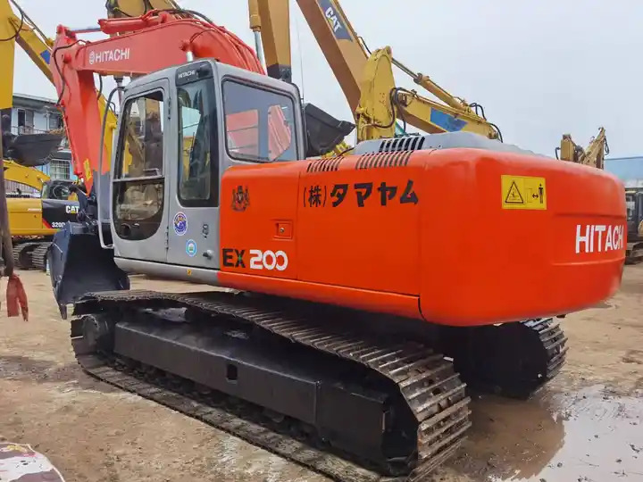 Popular Second Hand Hitachi Excavator Ex200 Used Hitachi Crawler Digger Original Made In Japan at Low Price For Sale - Гусеничний екскаватор: фото 2 Popular Second Hand Hitachi Excavator Ex200 Used Hitachi Crawler Digger Original Made In Japan at Low Price For Sale - Гусеничний екскаватор: фото 2