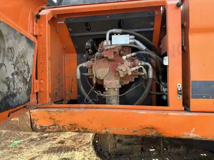 Second Hand Crawler Digger Doosan Dx420 Cheapest Used Excavator Machine DX420 DX420LC With Good Condition For Sale - Гусеничний екскаватор: фото 2 Second Hand Crawler Digger Doosan Dx420 Cheapest Used Excavator Machine DX420 DX420LC With Good Condition For Sale - Гусеничний екскаватор: фото 2