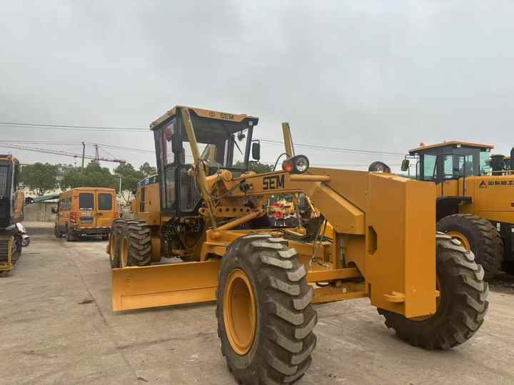 Second Hand SEM921 Motor Grader / Second Hand Motor Grader Sem 921 922 919 SEM Motor Grader for Sale - Грейдер: фото 4 Second Hand SEM921 Motor Grader / Second Hand Motor Grader Sem 921 922 919 SEM Motor Grader for Sale - Грейдер: фото 4