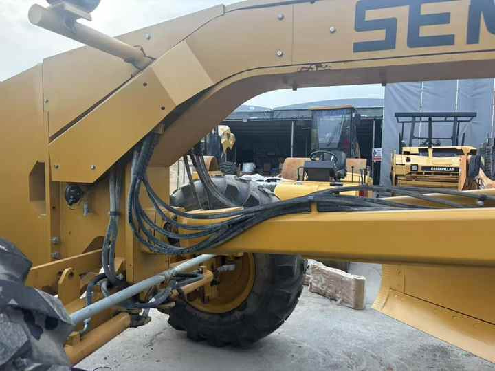 Second Hand SEM921 Motor Grader / Second Hand Motor Grader Sem 921 922 919 SEM Motor Grader for Sale - Грейдер: фото 5 Second Hand SEM921 Motor Grader / Second Hand Motor Grader Sem 921 922 919 SEM Motor Grader for Sale - Грейдер: фото 5