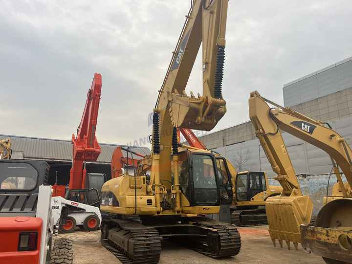 Secondhand Japanese Hydraulic Excavator Cat 320cl 320c Powerful Caterpillar 3066 Engine In Shanghai - Гусеничний екскаватор: фото 3 Secondhand Japanese Hydraulic Excavator Cat 320cl 320c Powerful Caterpillar 3066 Engine In Shanghai - Гусеничний екскаватор: фото 3
