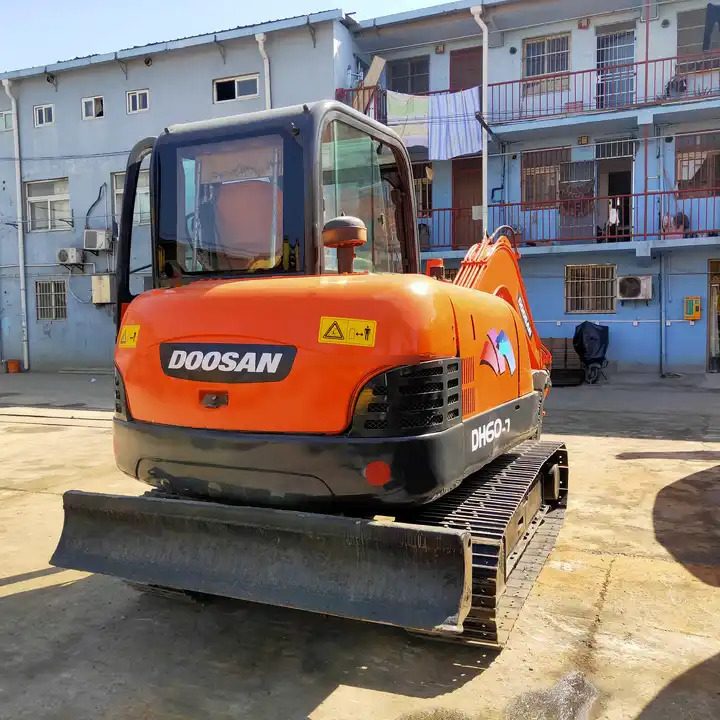 Used Doosan Machinery for Sale Mini excavator DH55-V DH60-7 for sale Fast Delivery Competitive Price Digger Hydraulic Excavator - Гусеничний екскаватор: фото 4 Used Doosan Machinery for Sale Mini excavator DH55-V DH60-7 for sale Fast Delivery Competitive Price Digger Hydraulic Excavator - Гусеничний екскаватор: фото 4