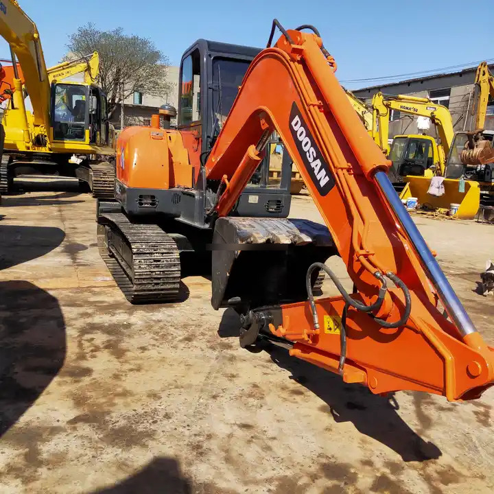 Used Doosan Machinery for Sale Mini excavator DH55-V DH60-7 for sale Fast Delivery Competitive Price Digger Hydraulic Excavator - Гусеничний екскаватор: фото 1 Used Doosan Machinery for Sale Mini excavator DH55-V DH60-7 for sale Fast Delivery Competitive Price Digger Hydraulic Excavator - Гусеничний екскаватор: фото 1