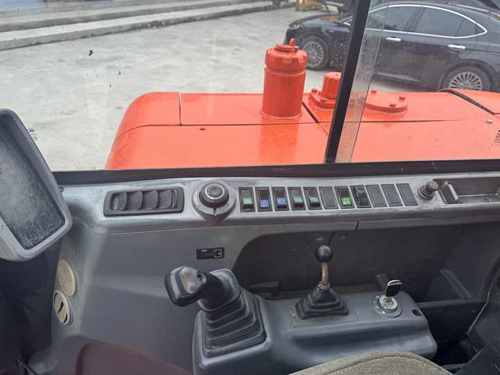 Used Excavator Doosan Dx60 Excavators Earth-moving Machinery Doosan Dx60 Dx80 Dx75 Dx225 Dh55 Dx60-9c for Sale - Гусеничний екскаватор: фото 3 Used Excavator Doosan Dx60 Excavators Earth-moving Machinery Doosan Dx60 Dx80 Dx75 Dx225 Dh55 Dx60-9c for Sale - Гусеничний екскаватор: фото 3
