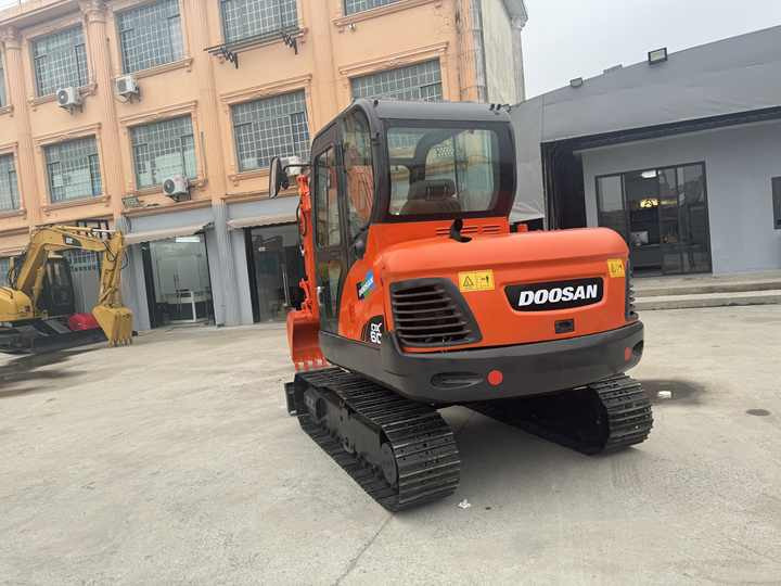 Used Excavator Doosan Dx60 Excavators Earth-moving Machinery Doosan Dx60 Dx80 Dx75 Dx225 Dh55 Dx60-9c for Sale - Гусеничний екскаватор: фото 2 Used Excavator Doosan Dx60 Excavators Earth-moving Machinery Doosan Dx60 Dx80 Dx75 Dx225 Dh55 Dx60-9c for Sale - Гусеничний екскаватор: фото 2