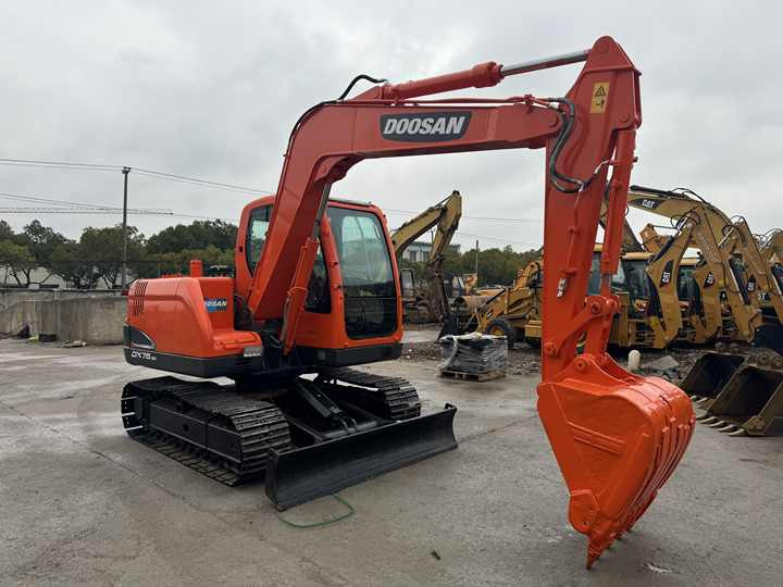 Used Excavator Doosan Dx75-9c Dx80 Dx60 Excavators Machinery Doosan Dx75-9c Dx80 Dx60 Dx225 Good Condition Low Price - Гусеничний екскаватор: фото 2 Used Excavator Doosan Dx75-9c Dx80 Dx60 Excavators Machinery Doosan Dx75-9c Dx80 Dx60 Dx225 Good Condition Low Price - Гусеничний екскаватор: фото 2