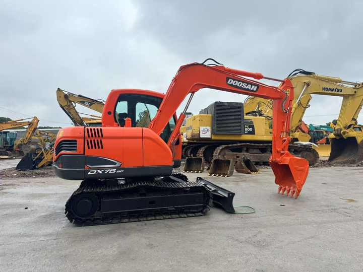 Used Excavator Doosan Dx75-9c Dx80 Dx60 Excavators Machinery Doosan Dx75-9c Dx80 Dx60 Dx225 Good Condition Low Price - Гусеничний екскаватор: фото 3 Used Excavator Doosan Dx75-9c Dx80 Dx60 Excavators Machinery Doosan Dx75-9c Dx80 Dx60 Dx225 Good Condition Low Price - Гусеничний екскаватор: фото 3