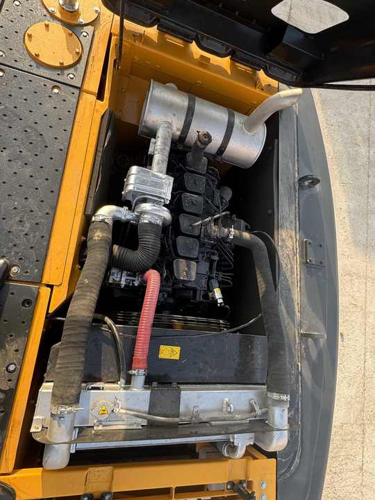 Used HYUNDAI ROBEX 220LC-9S Second Hand High Quality Low Price for Sale - Гусеничний екскаватор: фото 5 Used HYUNDAI ROBEX 220LC-9S Second Hand High Quality Low Price for Sale - Гусеничний екскаватор: фото 5