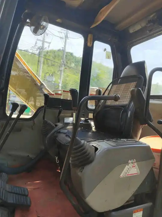 Used Japan Original Secondhand Komatsu PC56-7 PC60-8 PC70-8 Mini Digger Crawler Excavator - Екскаватор: фото 3 Used Japan Original Secondhand Komatsu PC56-7 PC60-8 PC70-8 Mini Digger Crawler Excavator - Екскаватор: фото 3