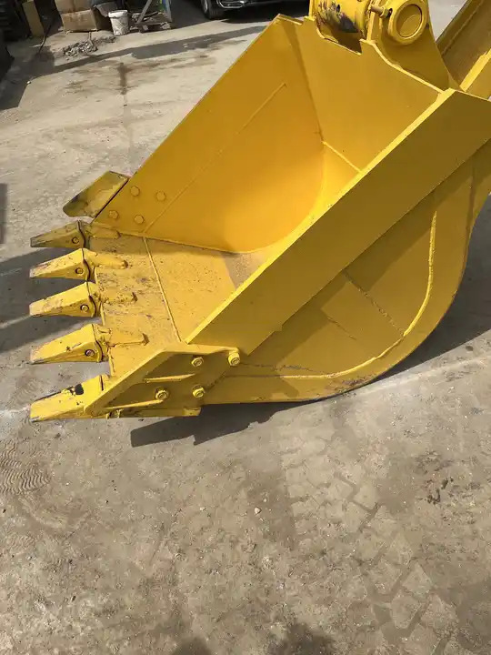 Used KOMATSU PC200-8 digger ,20ton komatsu pc200-8 excavator,komatsu pc200 original japan surplus in good condition - Гусеничний екскаватор: фото 5 Used KOMATSU PC200-8 digger ,20ton komatsu pc200-8 excavator,komatsu pc200 original japan surplus in good condition - Гусеничний екскаватор: фото 5