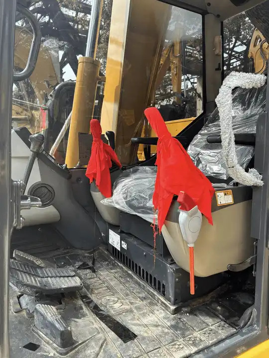 Used Komatsu PC 60-7 with Good Condition in Shanghai - Екскаватор: фото 4 Used Komatsu PC 60-7 with Good Condition in Shanghai - Екскаватор: фото 4