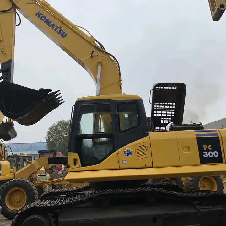Used Komatsu excavator Pc300-7 in good condition for sale - Гусеничний екскаватор: фото 5 Used Komatsu excavator Pc300-7 in good condition for sale - Гусеничний екскаватор: фото 5