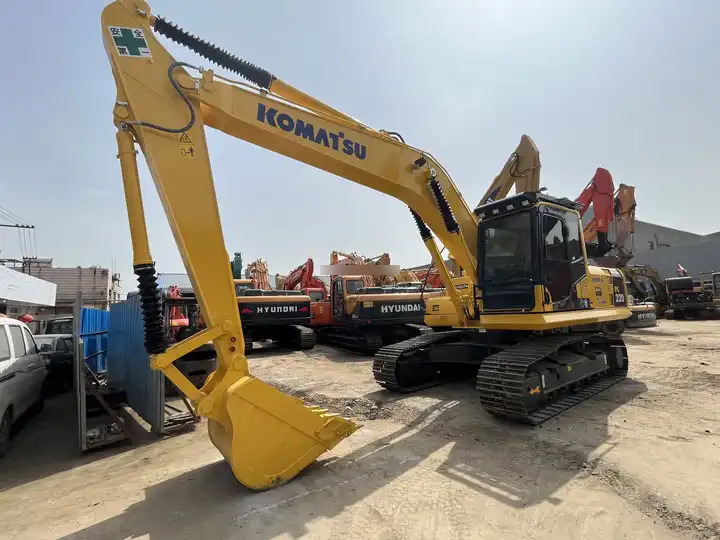 Used Komatus excavator Pc220-8mo PC200-8 in good condition for sale - Гусеничний екскаватор: фото 4 Used Komatus excavator Pc220-8mo PC200-8 in good condition for sale - Гусеничний екскаватор: фото 4