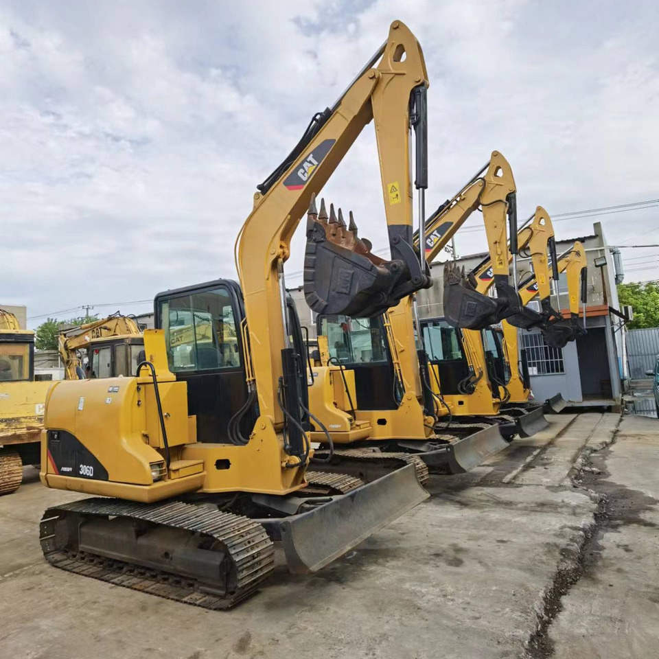 Used cat mini excavator 306D 302.5 6ton 2.5ton free shipping with mini excavator bucket - Гусеничний екскаватор: фото 2 Used cat mini excavator 306D 302.5 6ton 2.5ton free shipping with mini excavator bucket - Гусеничний екскаватор: фото 2