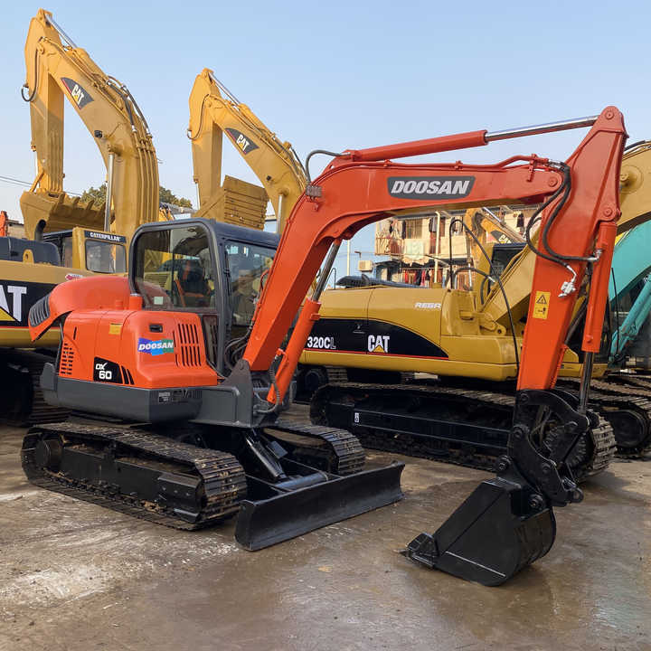 Used excavator doosan dx60 excavators earth-moving machinery doosan dx60 dx80 dx75 dx225 dh60 dh60-7 excavator - Гусеничний екскаватор: фото 1 Used excavator doosan dx60 excavators earth-moving machinery doosan dx60 dx80 dx75 dx225 dh60 dh60-7 excavator - Гусеничний екскаватор: фото 1